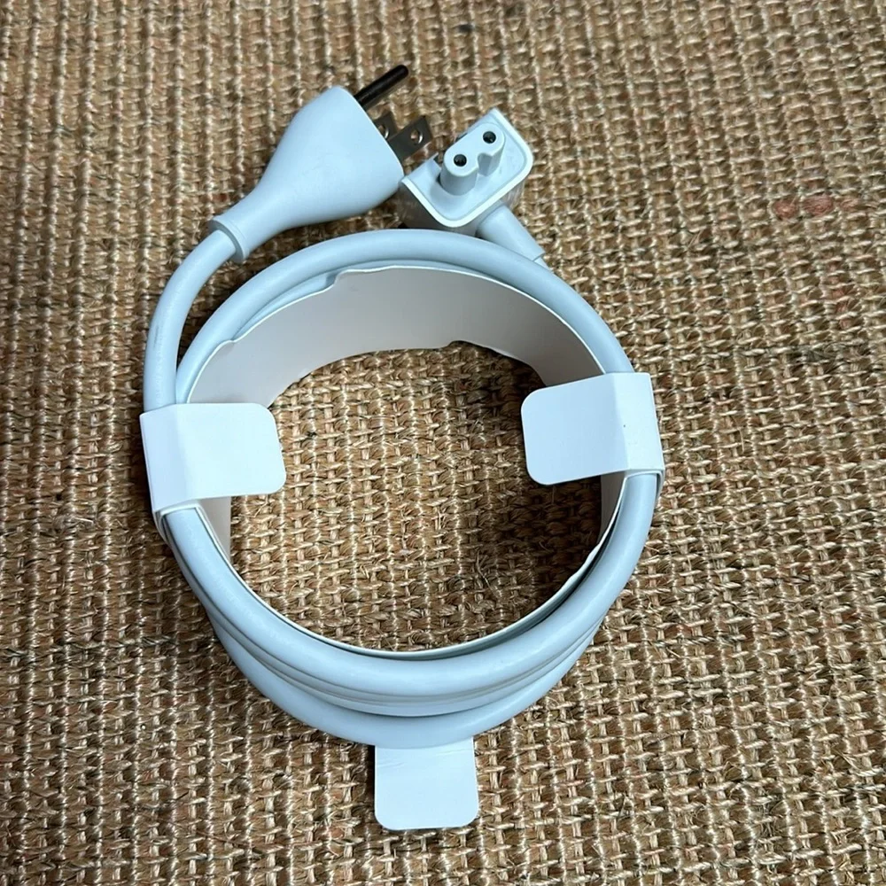 Apple Power Adapter Extension Cable A1 2.5a 125V 3-prong 1.8M NEW